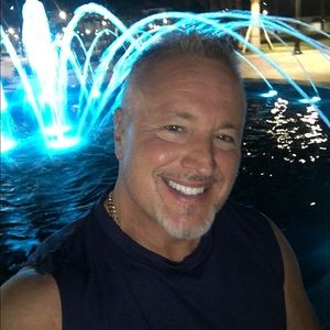 Meet your Posher, Thomas